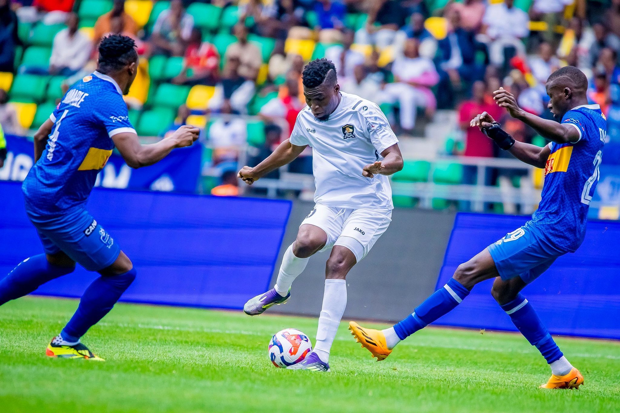 Nyuma ya Essence, Ibiciro by’amatike yo kwinjira ku mukino wa Rayonsport na APR FC nabyo byatumbagiye