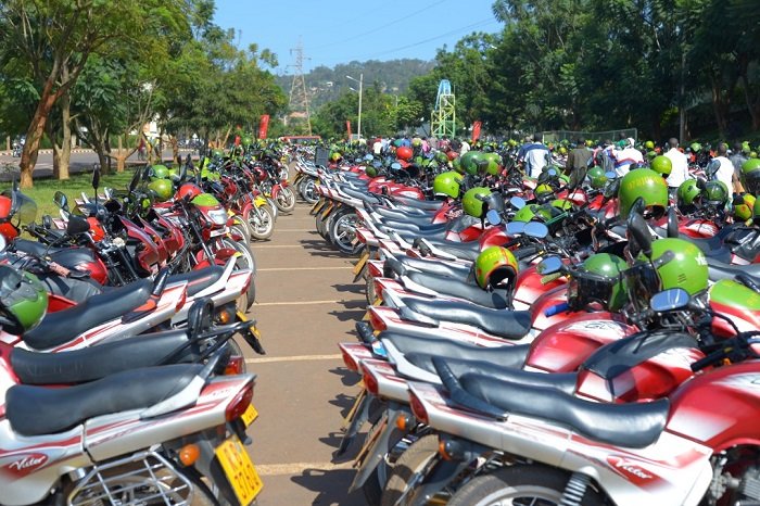 U Rwanda rugiye guhagarika moto zikoresha Lisansi mu gihugu hose, hongerwe iz’amashanyarazi