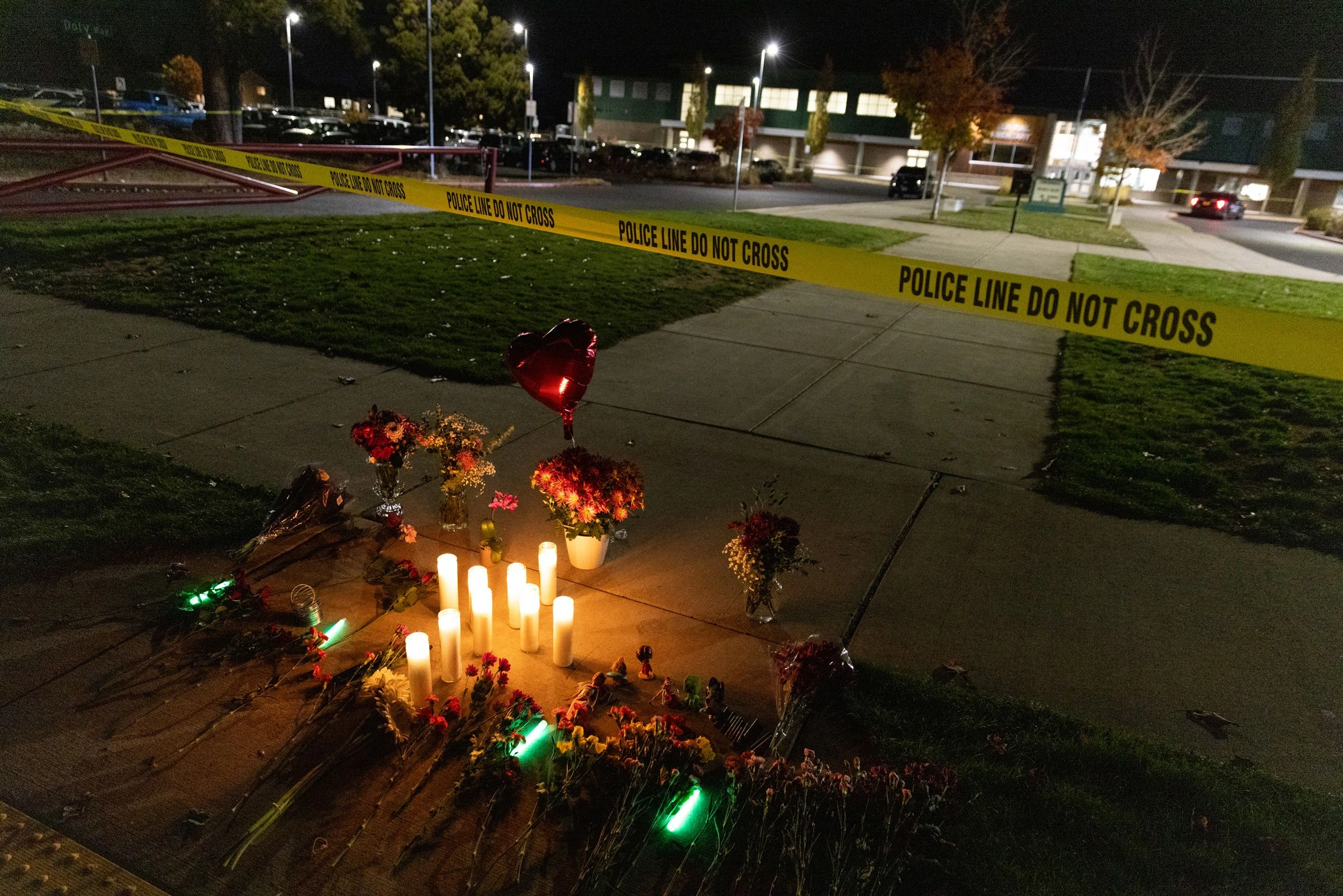Oregon teacher fights school attacker before Father shoots him dead